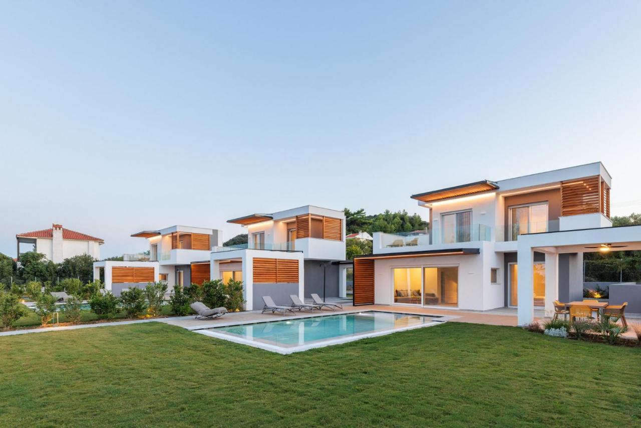 Summer Pearls Luxury Villas โปไลโครโน ภายนอก รูปภาพ